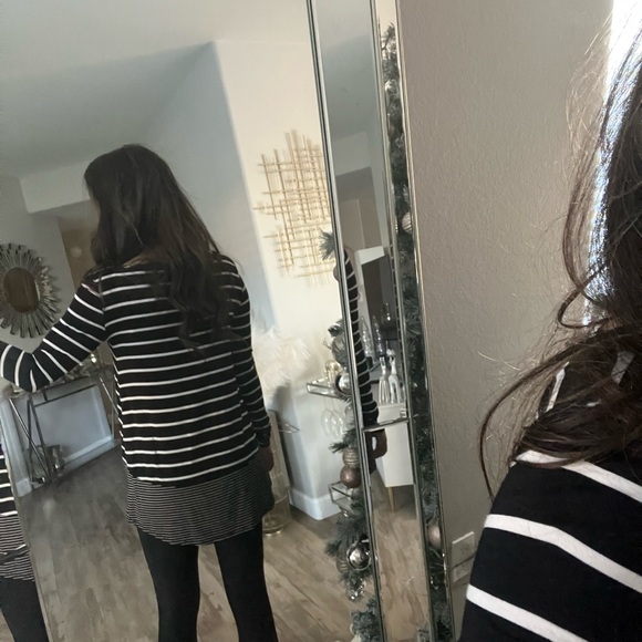 BCBG MAXAZRIA Blouse Long Sleeve Womens XS Light Weight Black White Striped Lane - Picture 3 of 8